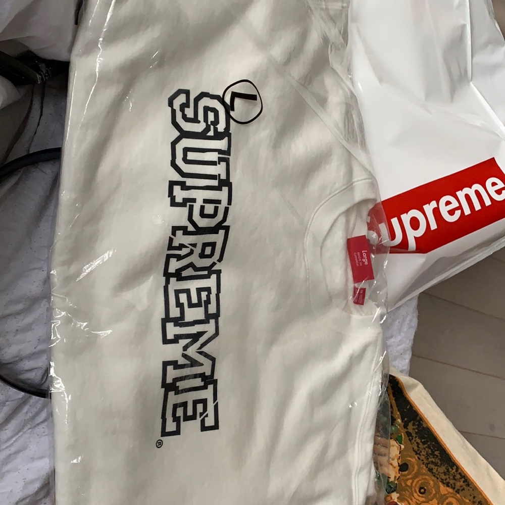 Supreme Shattered Logo Crewneck - White